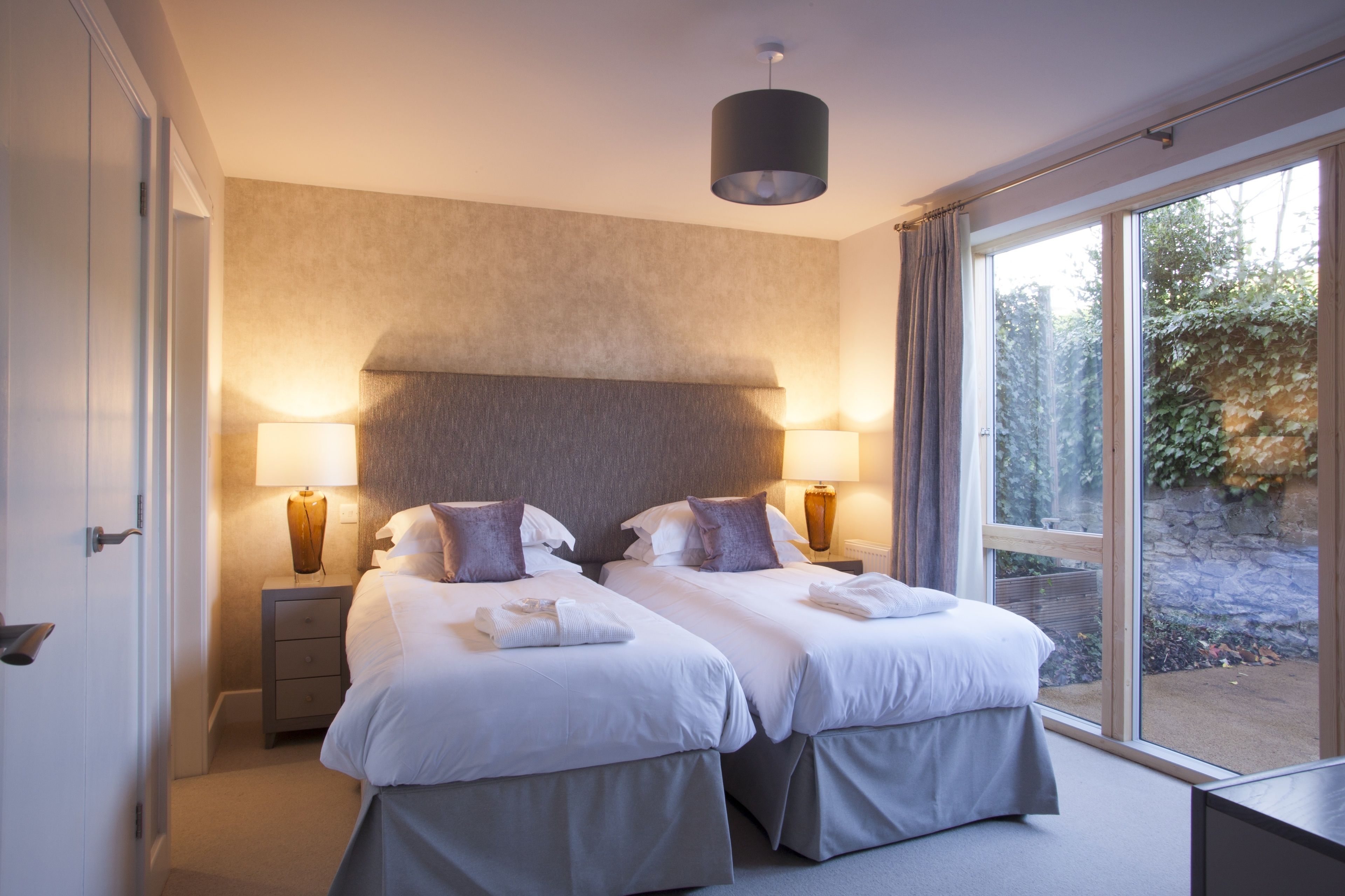 1 室のベッドルーム、低刺激性寝具、セーフティボックス (室内)、客室ごとに異なる装飾