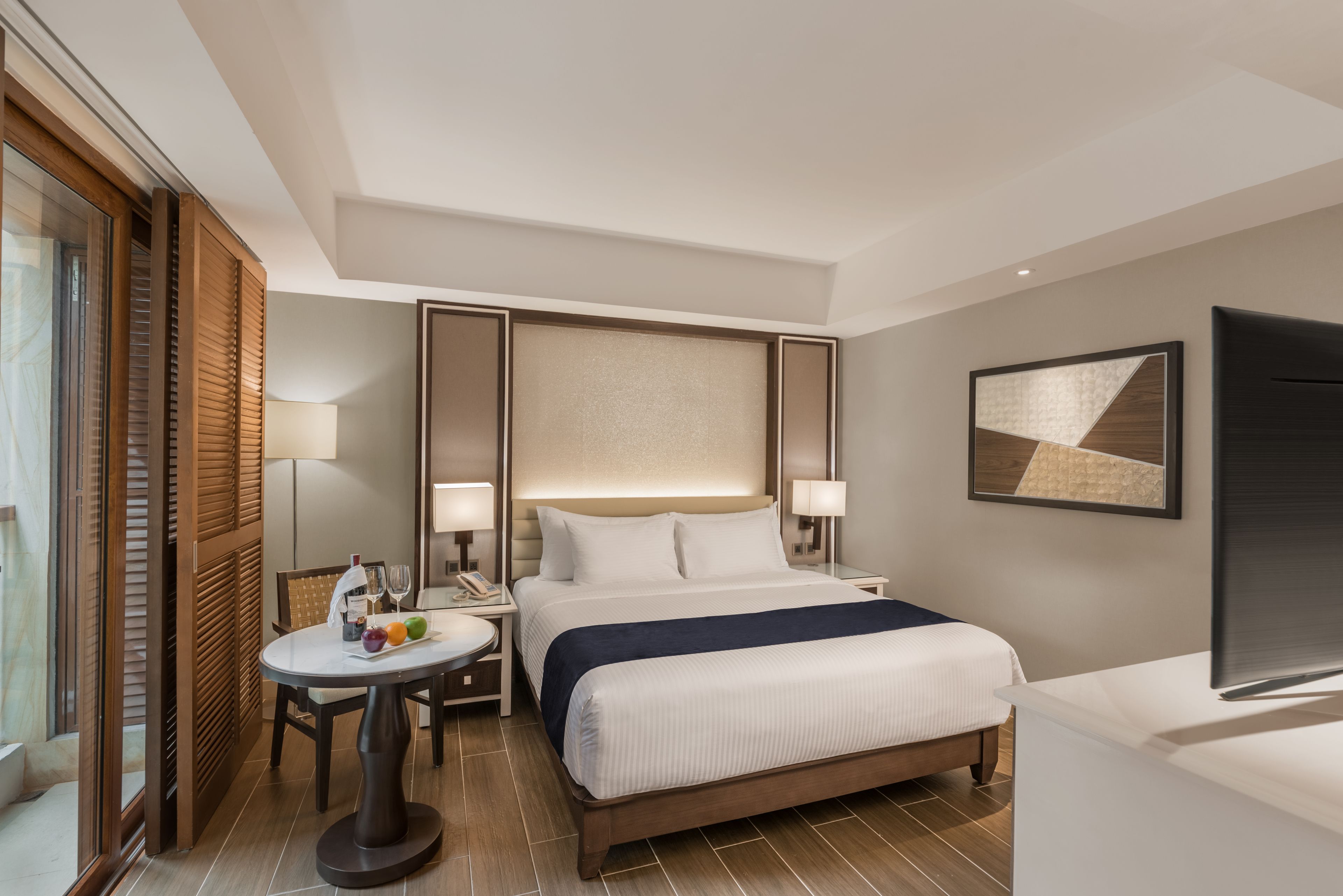 deluxe room | in-room safe, desk, laptop workspace, cots/infant beds