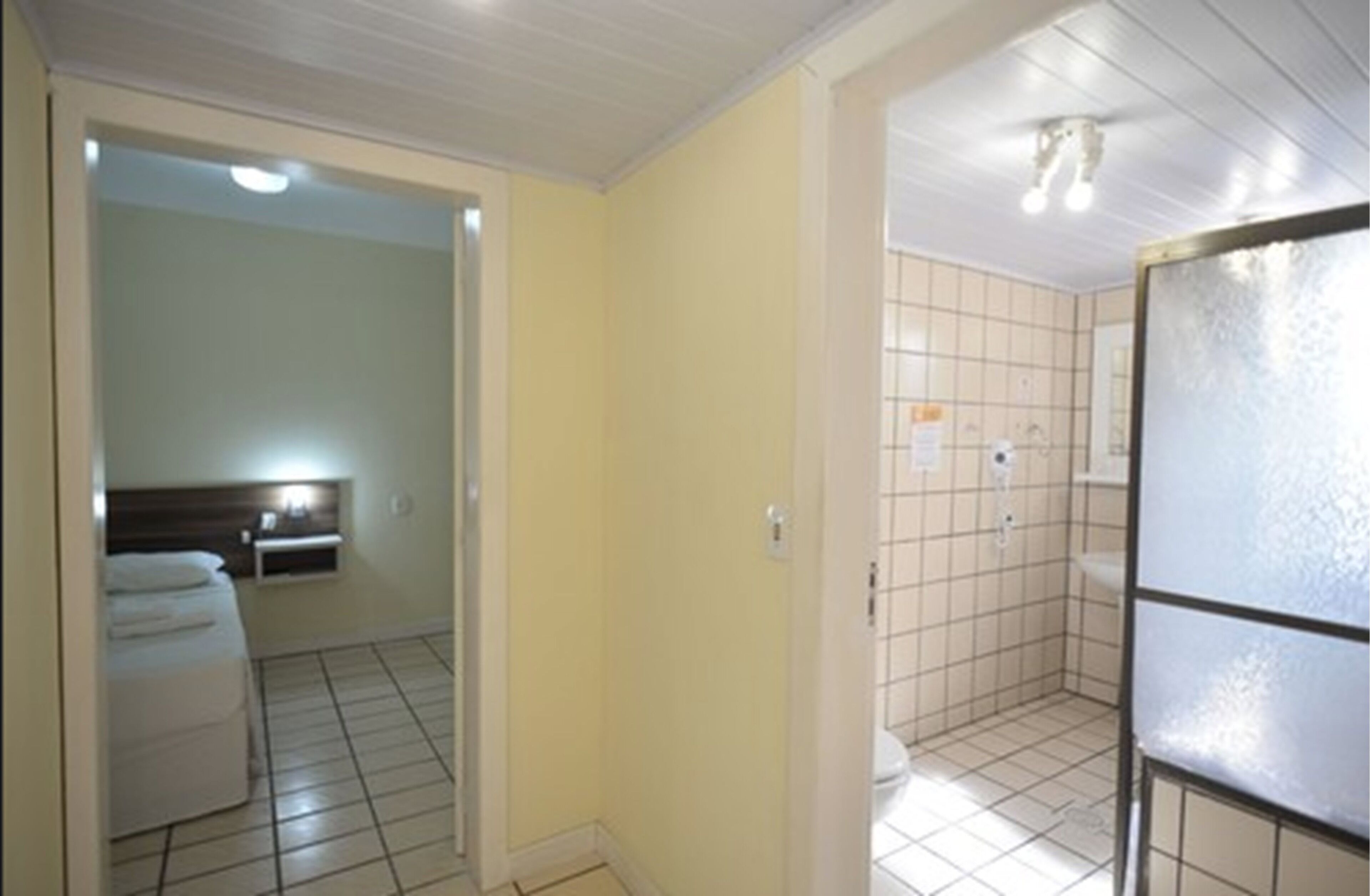 superior apartment, hot tub | 1 bedroom, blackout curtains, free wifi, bed sheets