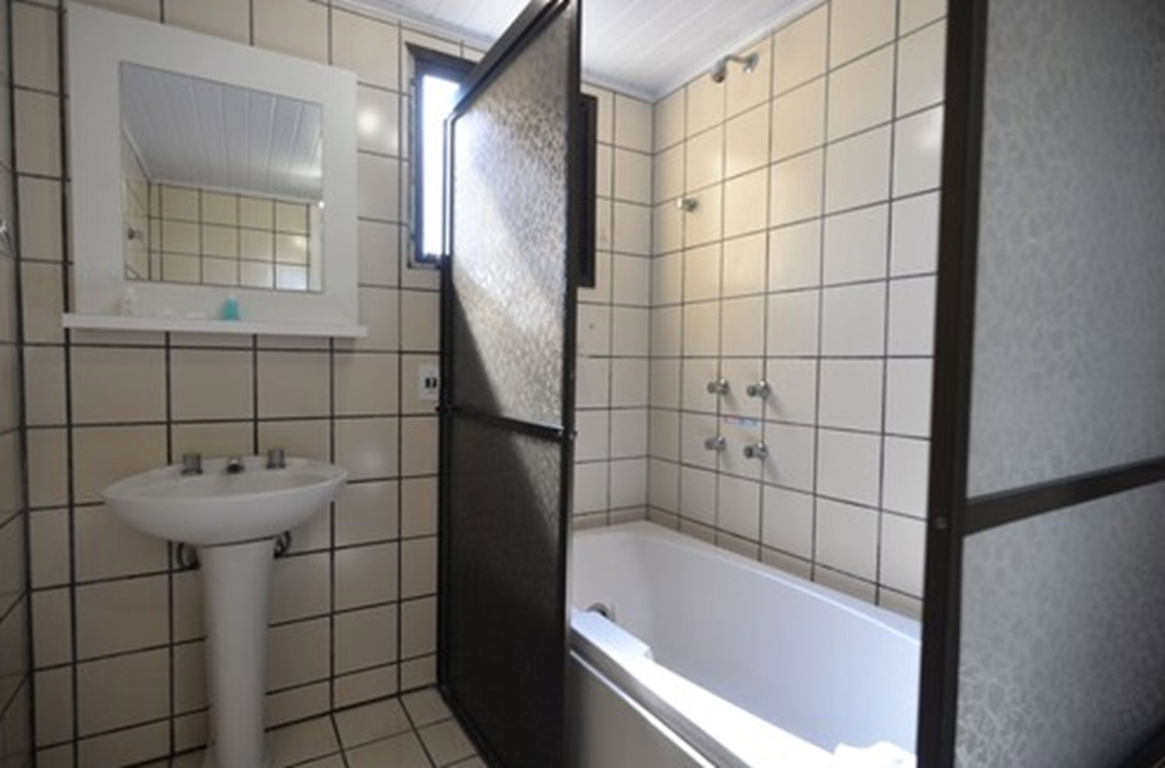 superior apartment, hot tub | bathroom | free toiletries, towels