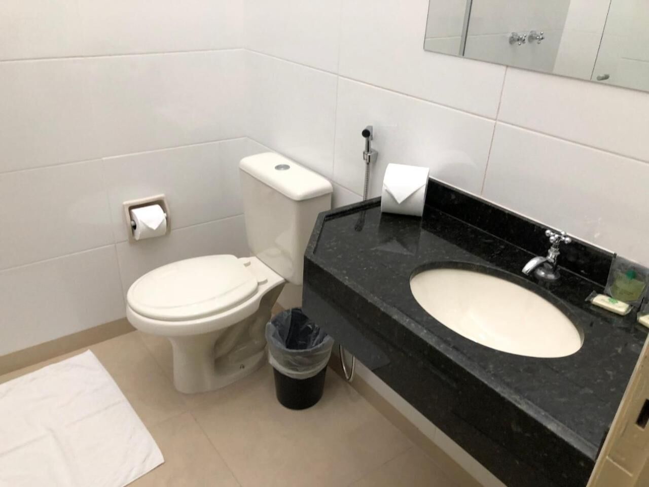 shower, free toiletries, towels