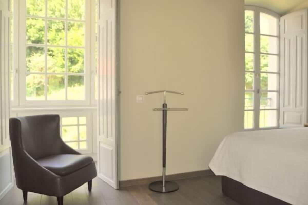 Chambres insonorisées, lit parapluie, Wi-Fi gratuit