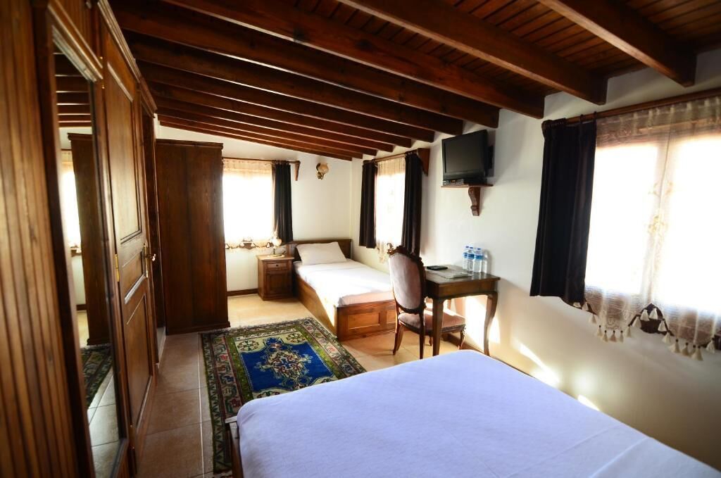 1 bedroom, desk, soundproofing, free wifi