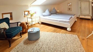 Comfort Apartment, 2 Bedrooms | Premium bedding, in-room safe, individually decorated
