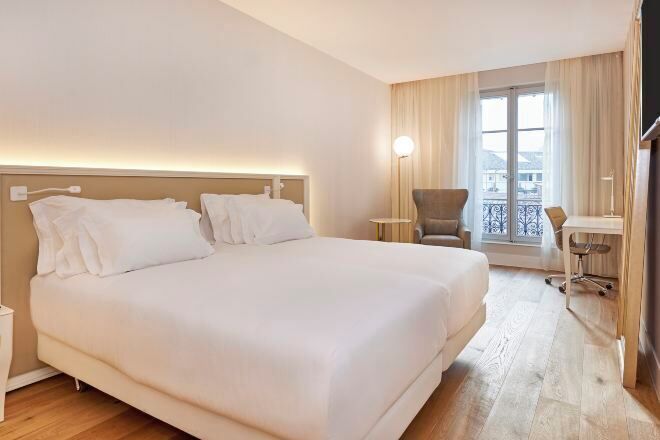 미니바, 객실 내 금고, 책상, 방음 설비