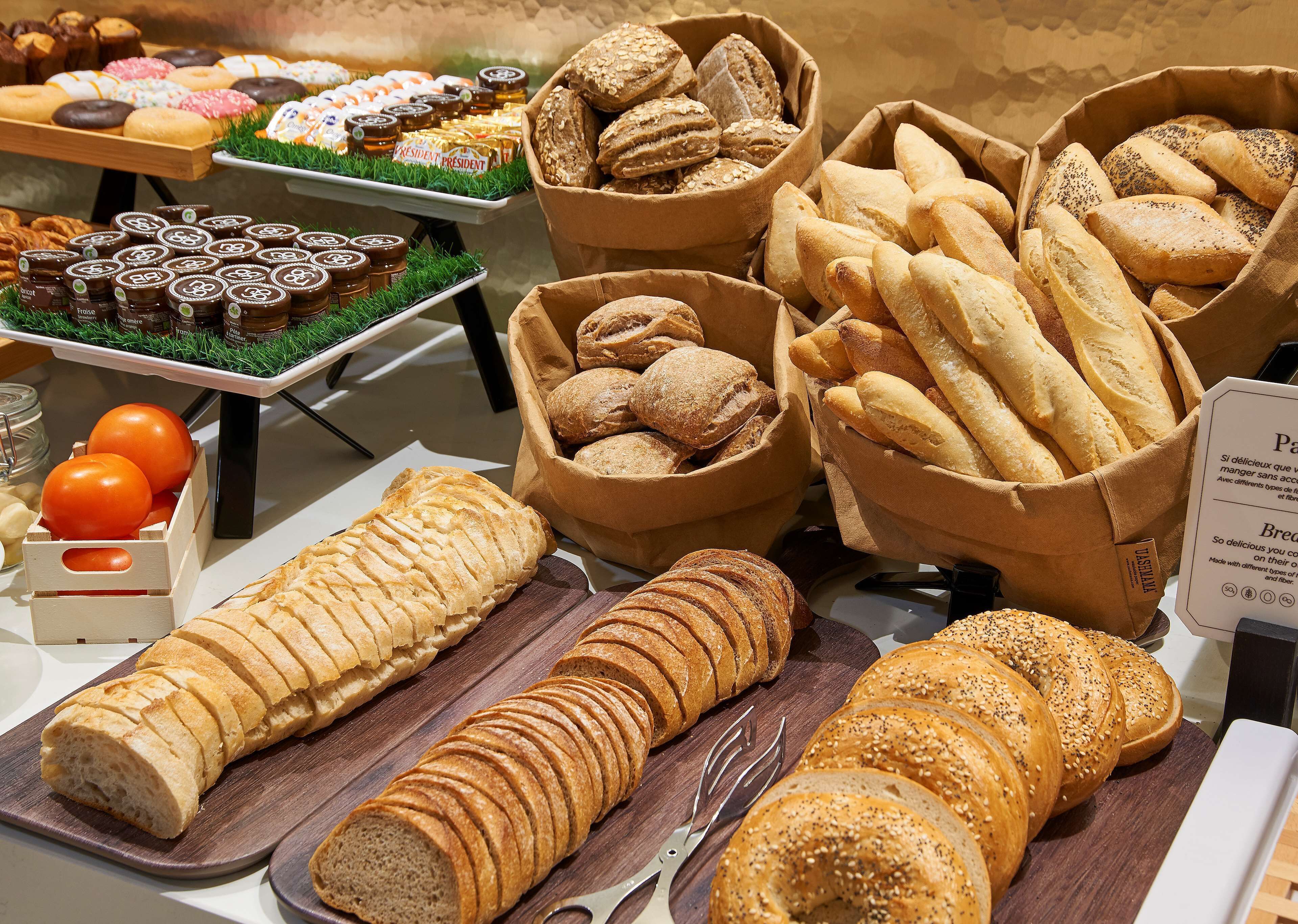 Petit déjeuner buffet servi tous les jours en supplément