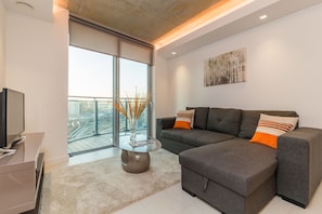 Deluxe Apartment, 1 Bedroom, Accessible, City View | Living area - Excel Lux Apartment (London)