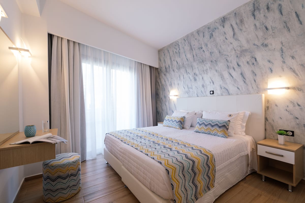 Departamento superior, 1 habitación, vista a la montaña | 1 habitación, sábanas de algodón egipcio y ropa de cama de alta calidad