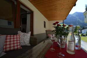 Exclusive Condo, 2 Bedrooms (5) | Terrace/patio