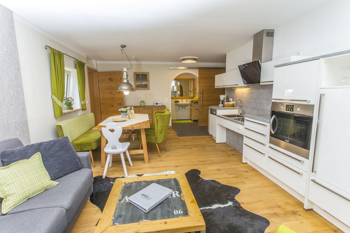 Exclusive-Apartment, 1 Schlafzimmer, barrierefrei (7) | Wohnbereich