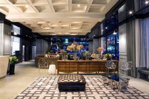 Lobby sitting area - Hotel de Ľeau (Tainan)