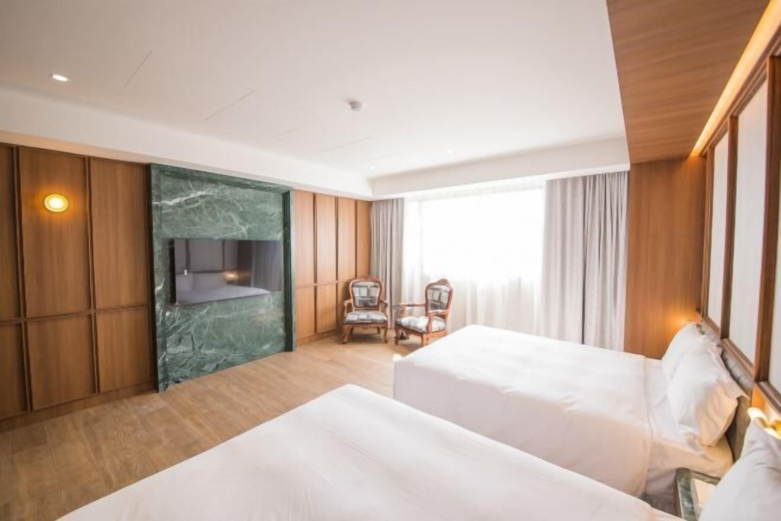 1 bedroom, premium bedding, pillow-top beds, individually decorated