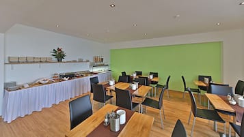 Daily buffet breakfast (EUR 11 per person)
