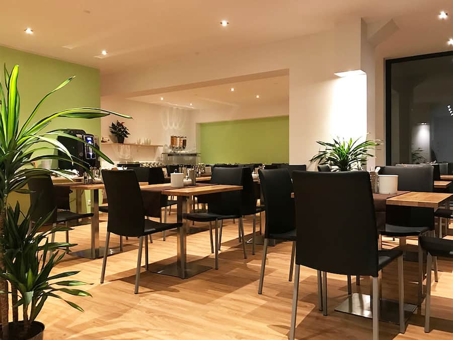 Café da manhã com buffet todos os dias (EUR 11 por pessoa)