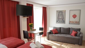 Deluxe Studio (Warszawa) | Premium bedding, in-room safe, iron/ironing board (on request) - Apartamenty Oxygen DeLux (Warsaw)