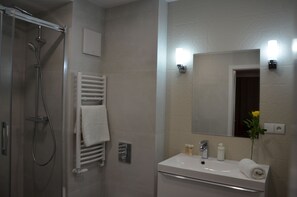 Deluxe-Studio, Terrasse (Sopot) | Badezimmer