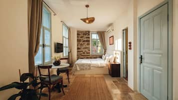 Deluxe-Doppelzimmer, Meerblick | Hochwertige Bettwaren, Minibar, Schreibtisch, kostenloses WLAN