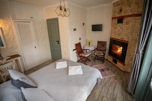 Design Room | Premium bedding, minibar, desk, free WiFi - Herakles Butik Otel (Cesme)