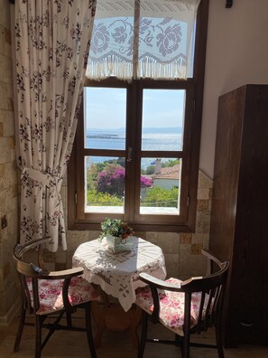 Deluxe Double Room, Sea View | Premium bedding, minibar, desk, free WiFi - Herakles Butik Otel (Cesme)