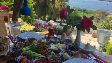 Free daily local cuisine breakfast