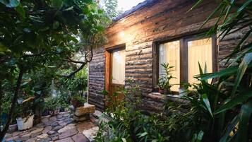 Habitación triple Deluxe | Ropa de cama de alta calidad, minibar, escritorio y wifi gratis