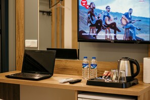 베이직 더블룸 또는 트윈룸 | 1 개의 침실, 고급 침구, 각각 다른 스타일의 인테리어, 각각 다르게 가구 비치