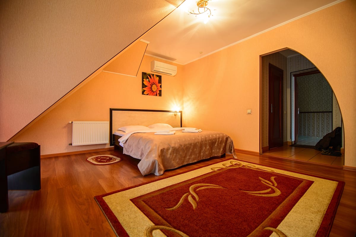 Camera Standard con letto matrimoniale o 2 letti singoli | Biancheria da letto di alta qualità, una cassaforte in camera