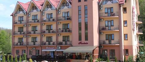 Fachada de la propiedad