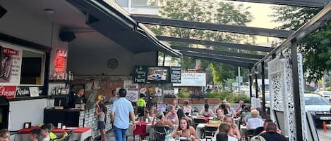 Frühstück, Mittagessen und Abendessen