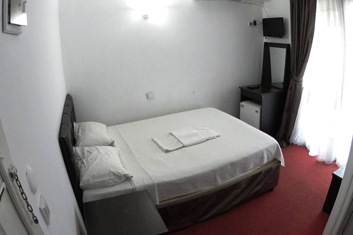 Soundproofing, iron/ironing board, free WiFi