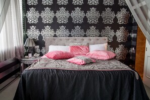 Junior Suite (Executive) | Hypo-allergenic bedding, minibar, in-room safe, individually decorated - Lybid Plaza (Khmelnytskyi)