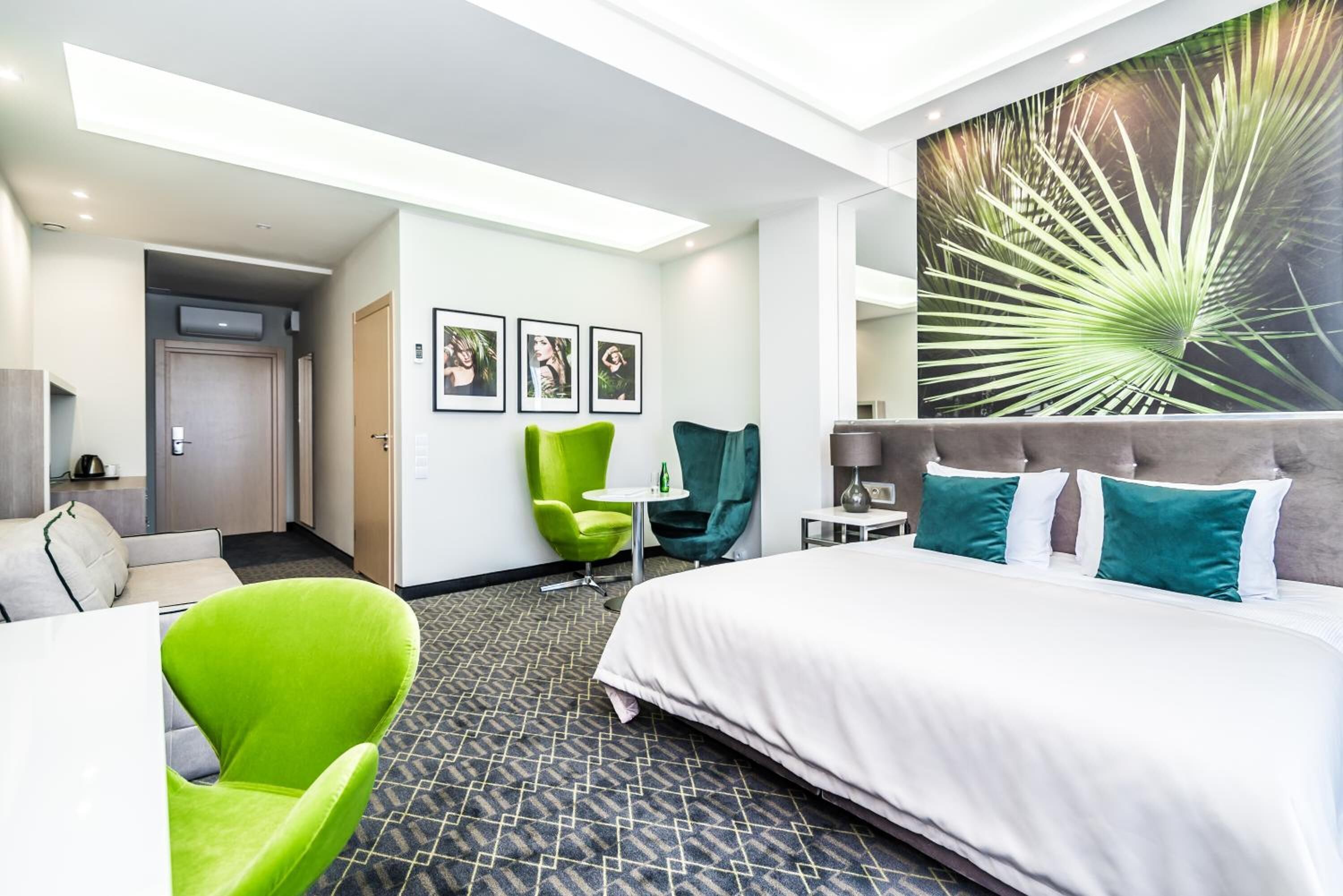 premium bedding, in-room safe, desk, soundproofing