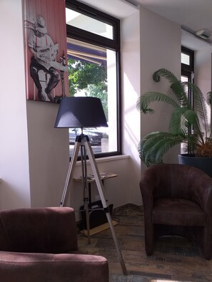 Área de estar no saguão