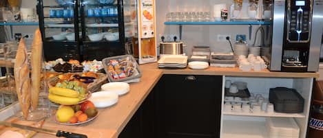Daily buffet breakfast (EUR 9.80 per person)