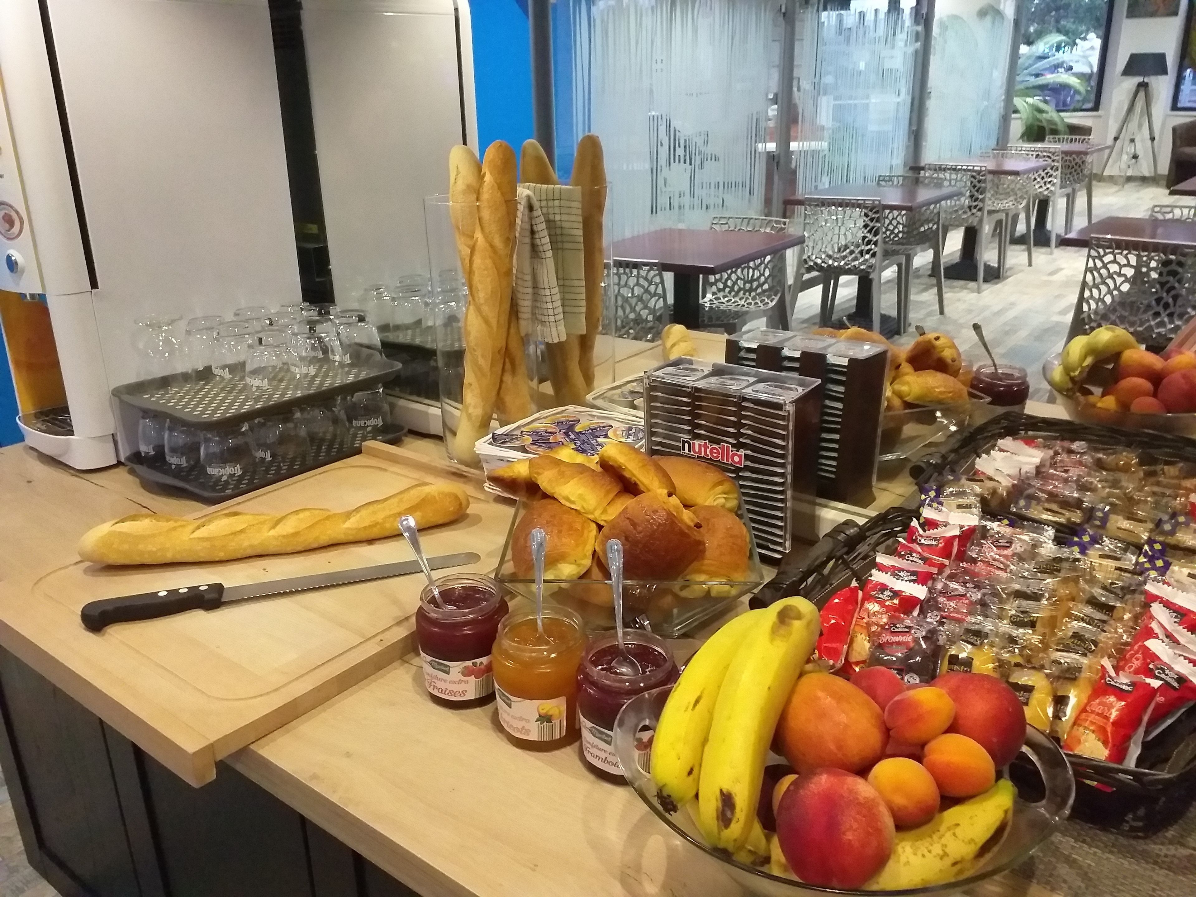 Dagelijks ontbijtbuffet (EUR 9.80 per persoon)