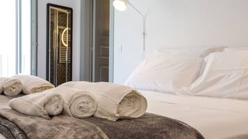 Quarto triplo família | Roupas de cama premium, frigobar, cofres nos quartos