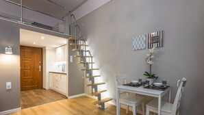 Leilighet (studio 4) | Spiseområde på rommet