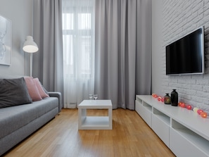 Appartement, 1 chambre (Krupnicza Street) | Coin séjour | Télévision à écran plat