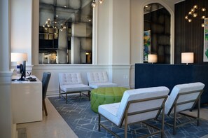 Sala de estar en el lobby