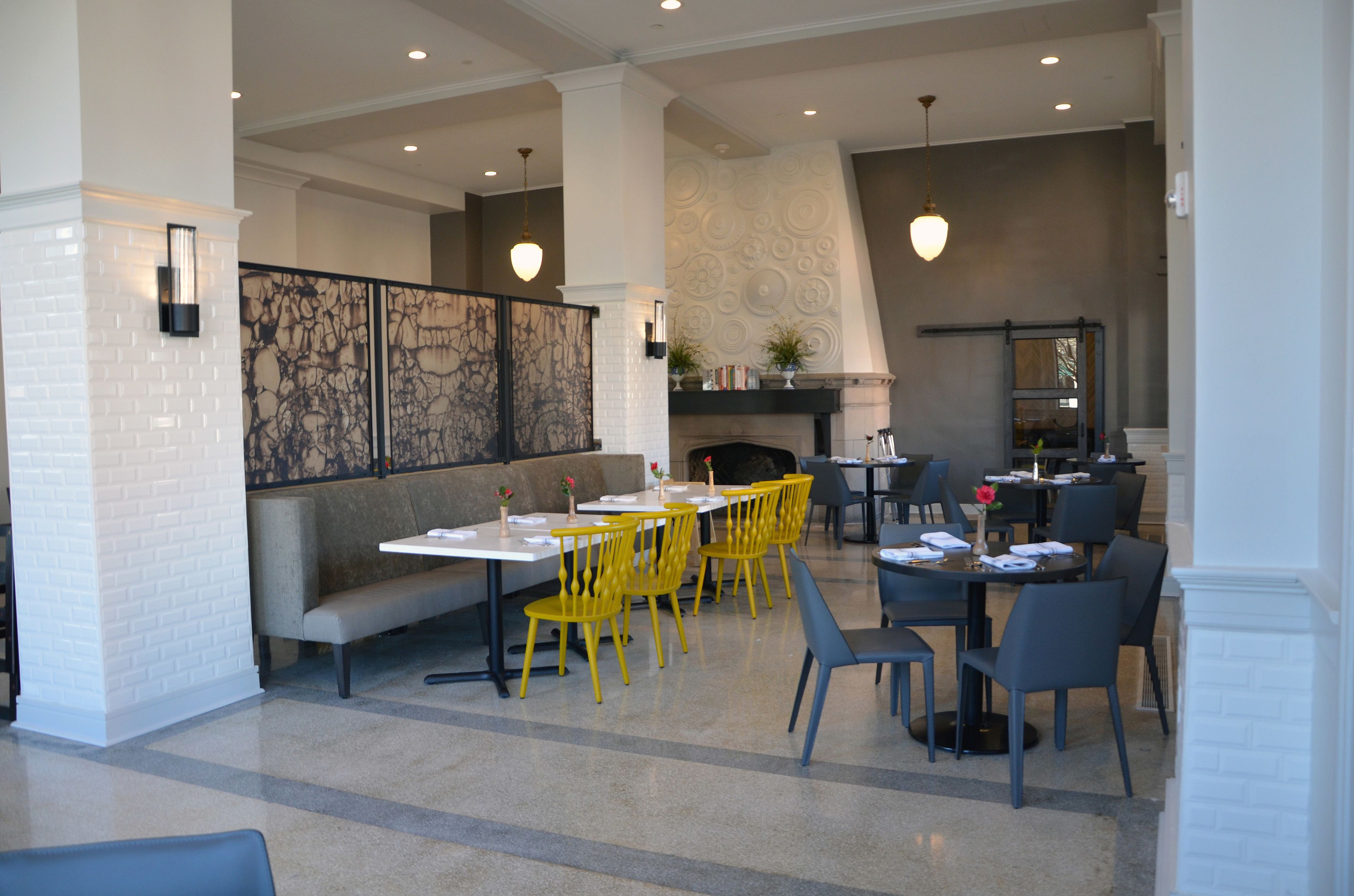 breakfast, lunch and brunch served