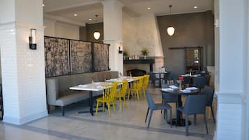 Se sirven desayunos, almuerzos y brunches