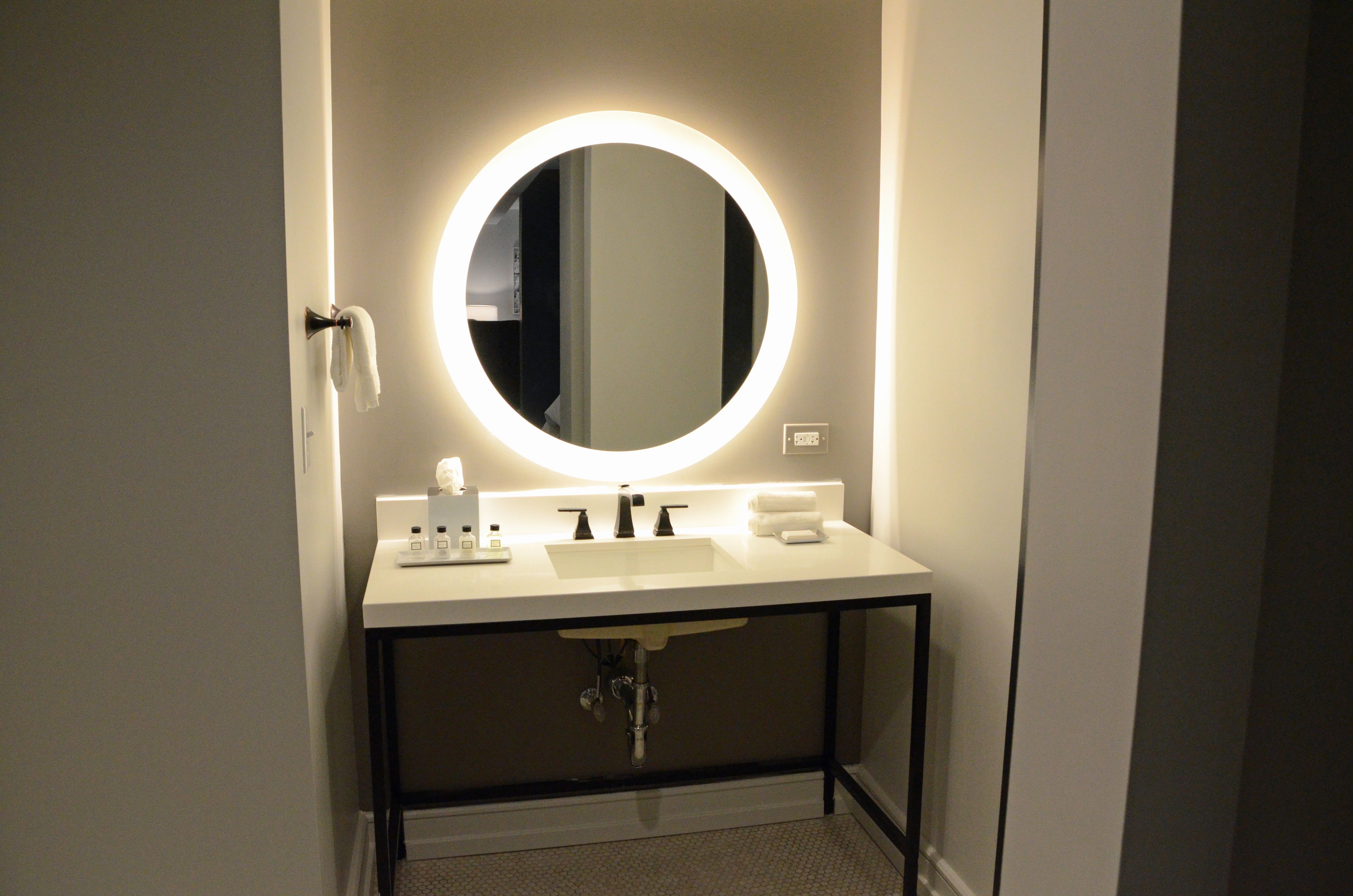 executive suite, 1 king bed with sofa bed | bathroom | shower, free toiletries, towels