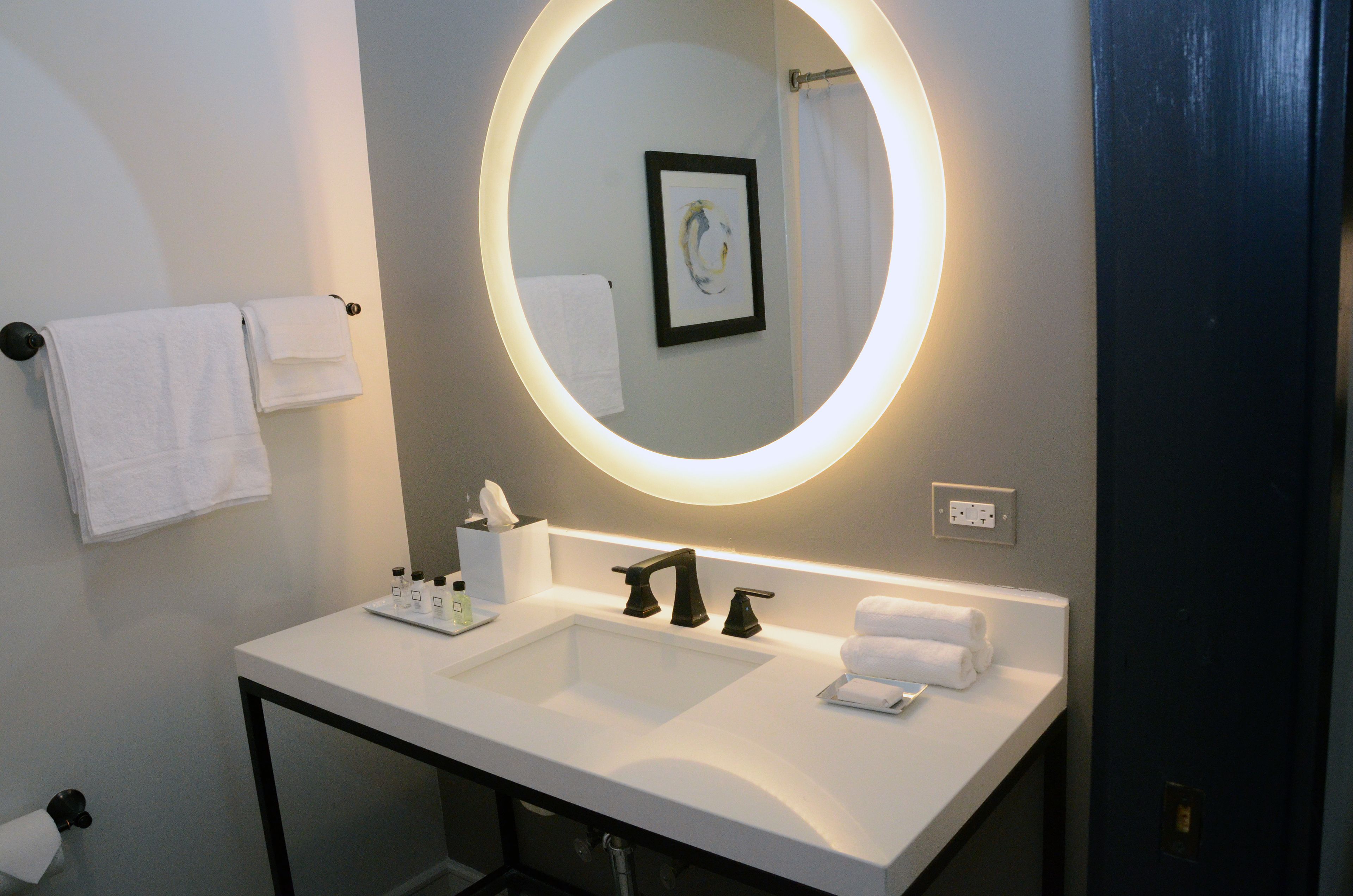 superior suite, 1 bedroom | bathroom | shower, free toiletries, towels