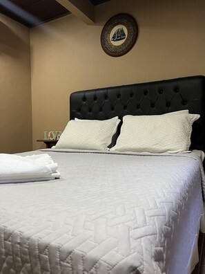 Blackout curtains, free WiFi, bed sheets - Pousada Convés Ilha Grande (Angra dos Reis)