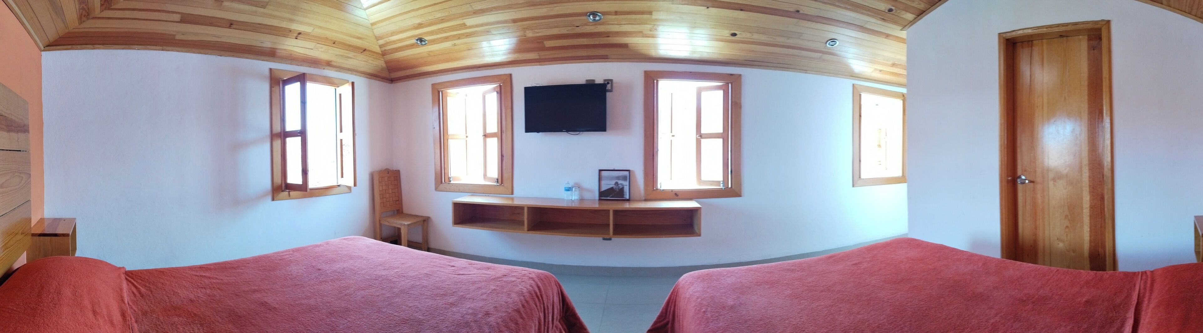 Habitación doble, 2 camas matrimoniales | Terraza o patio