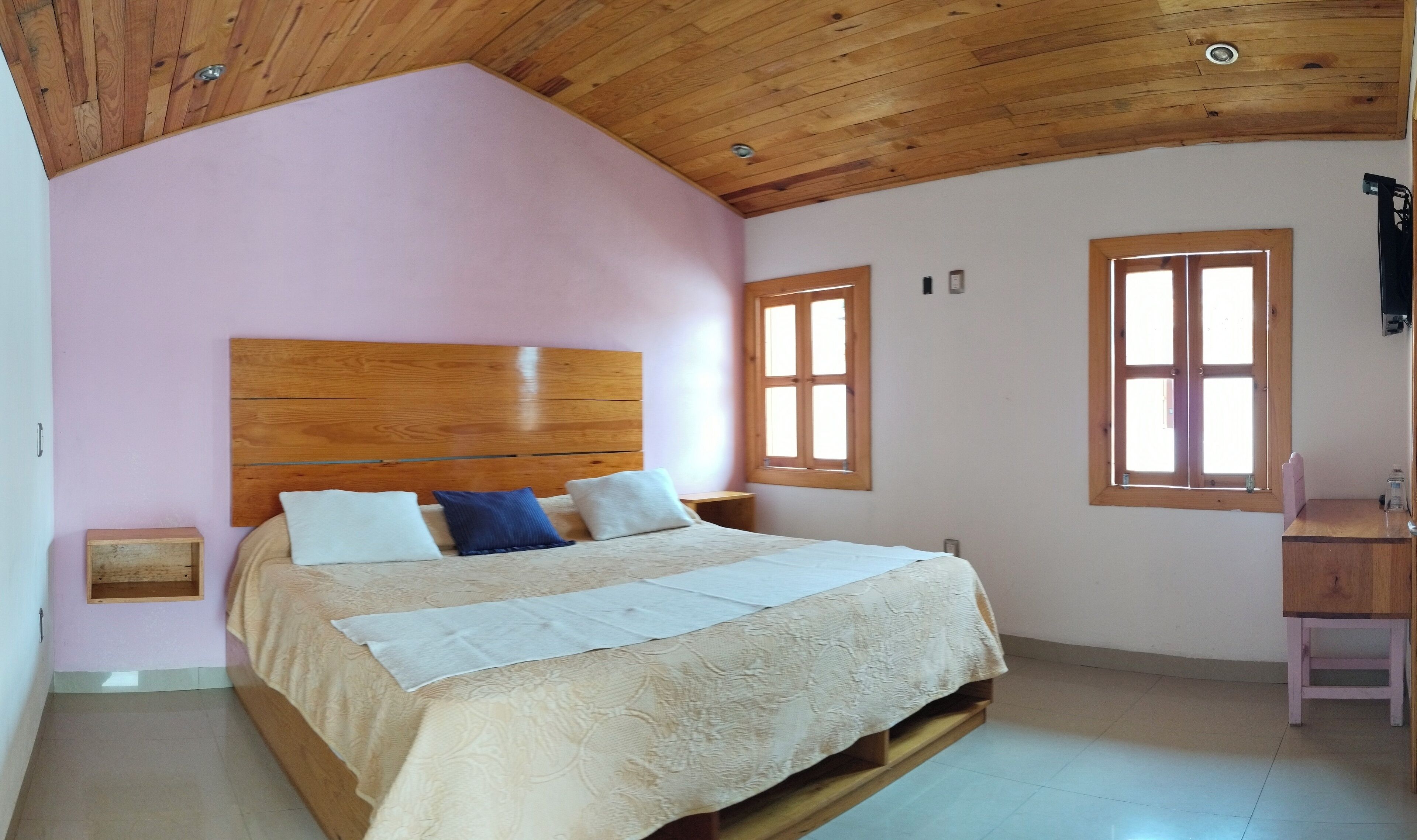 room, 1 king bed | 1 bedroom, iron/ironing board, free wifi, bed sheets