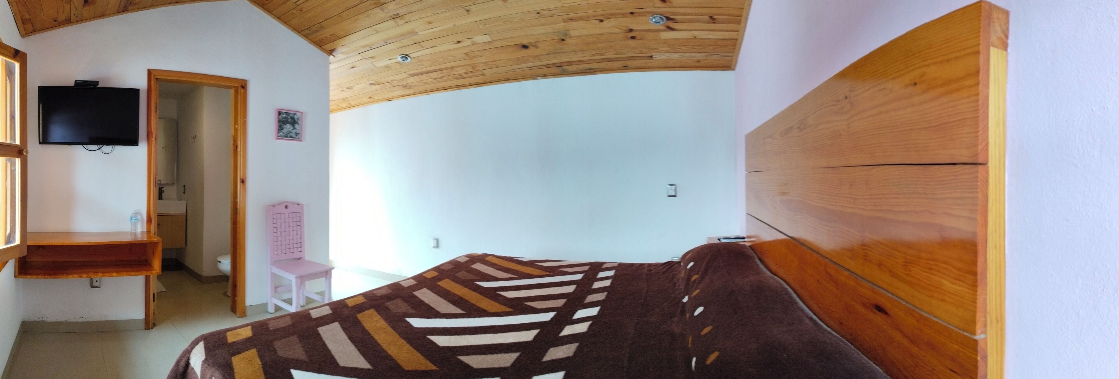 room, 1 king bed | 1 bedroom, iron/ironing board, free wifi, bed sheets