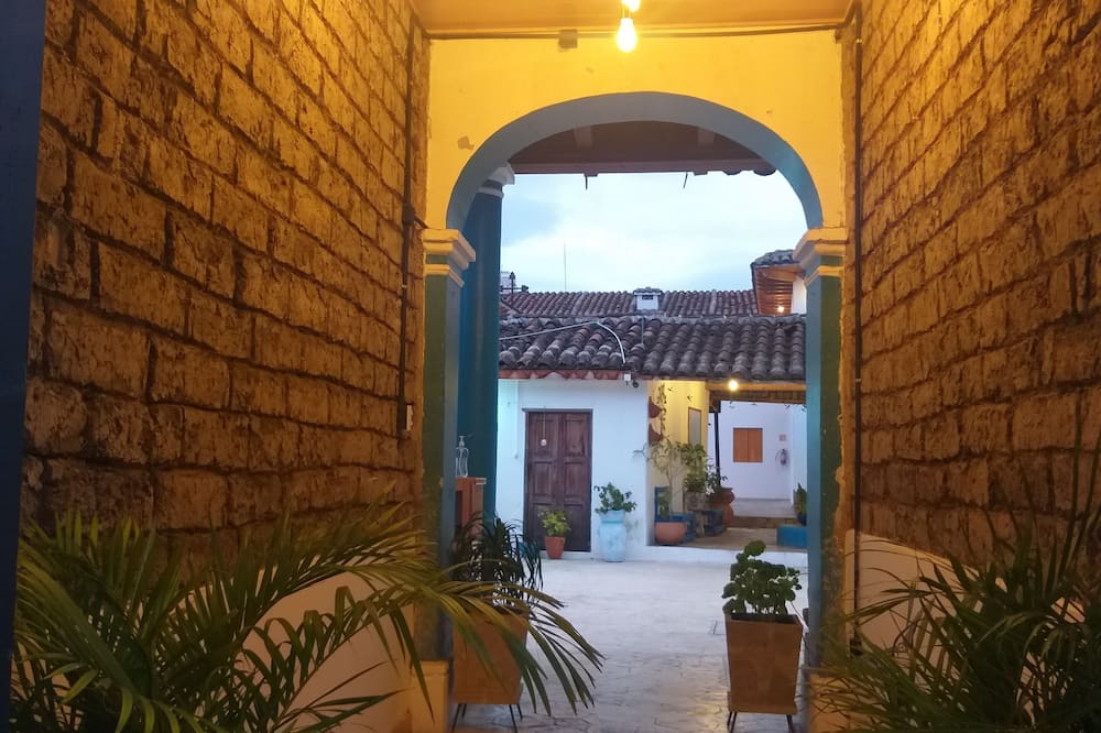 Hotel Yú
