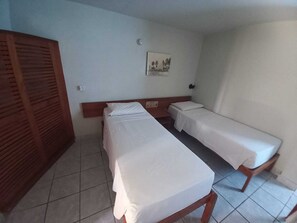 Frigobar, Wi-Fi de cortesia, roupa de cama