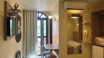 Habitación doble superior | Ropa de cama hipoalergénica, minibar, caja fuerte y escritorio